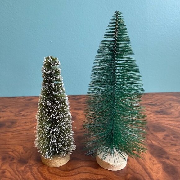 Vintage Bottle Brush Trees Set Of 2 Green & Frosted Snow Decorative Holiday Deco - Picture 1 of 8